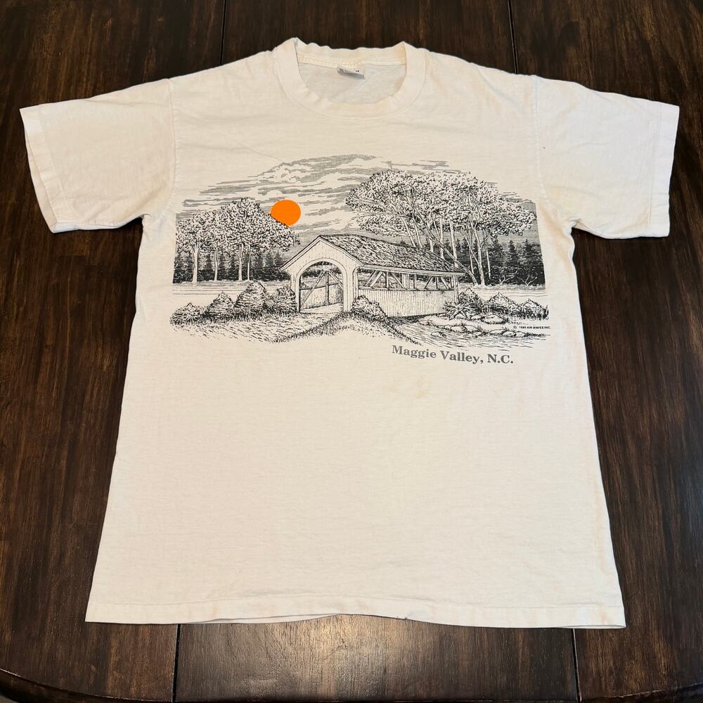 Vintage 80s Anvil Large unisex nature covered bridge harvest moon Maggie valley
